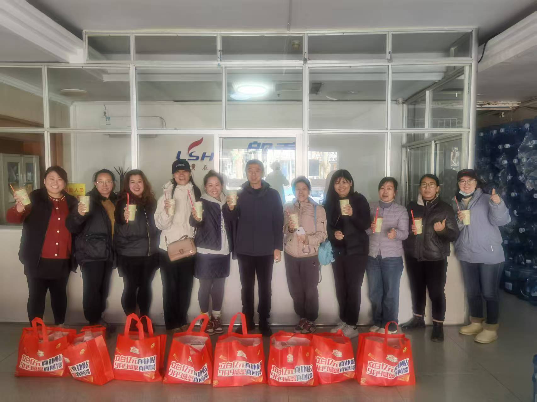 巾帼绽芳华 共赴春日行53