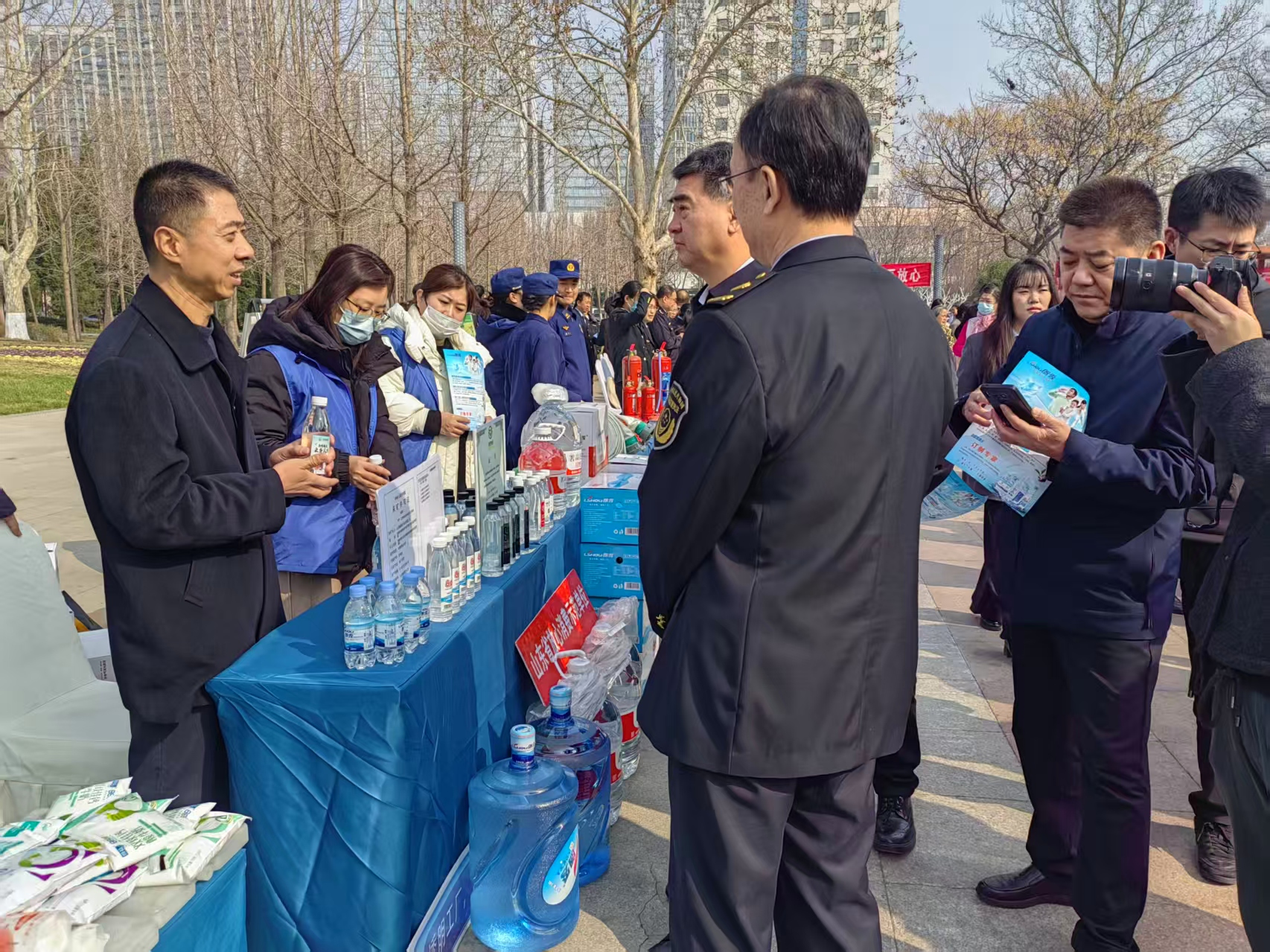 诚信护航  品质同行—朗秀矿泉水亮相3·15宣传活动61